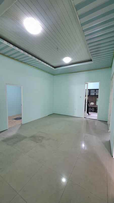 dijual rumah jalan royal residence