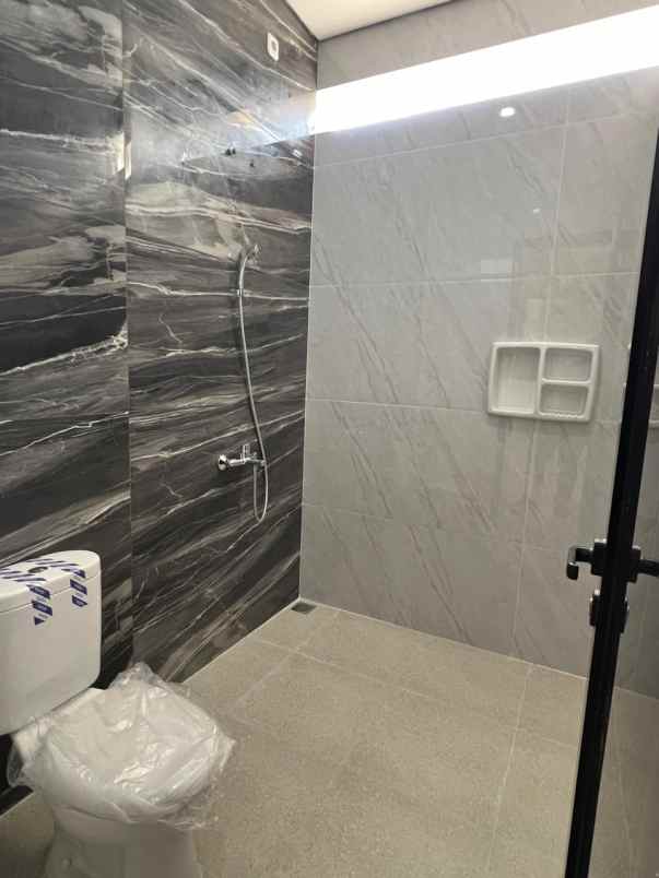 dijual rumah jalan taman dayu