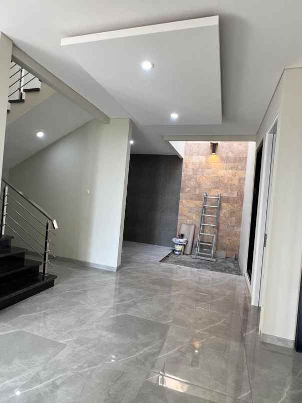 dijual rumah jalan taman dayu