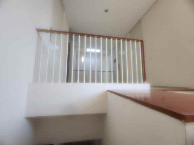 dijual rumah jalan the greenlake citraland