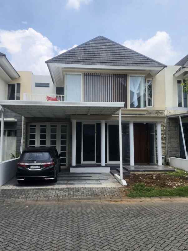 dijual rumah jalan the greenlake citraland