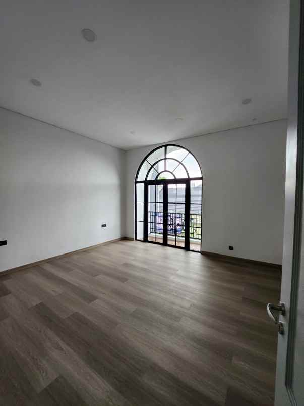 dijual rumah jalan villa taman telaga