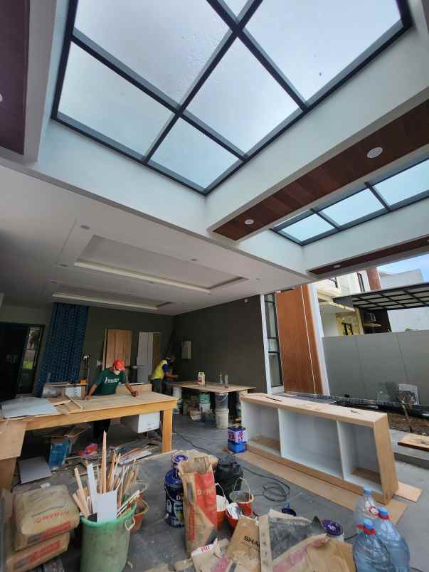 dijual rumah jalan woodland