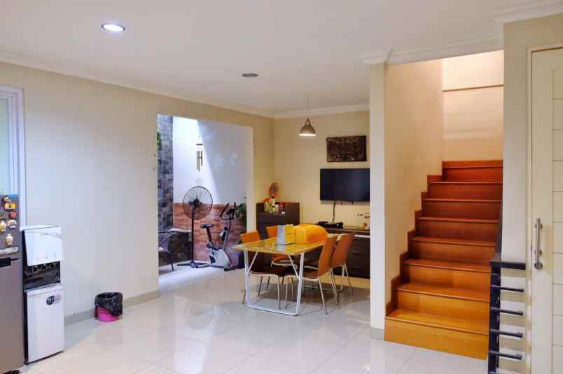 dijual rumah janur elok kelapa gading