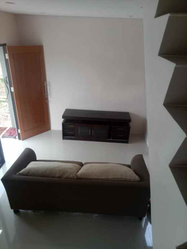 dijual rumah jatisampurna bekasi