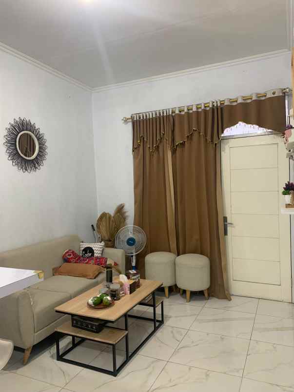 dijual rumah jl abadi kebon besar