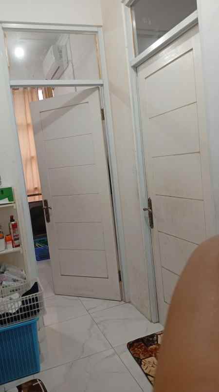 dijual rumah jl abadi kebon besar