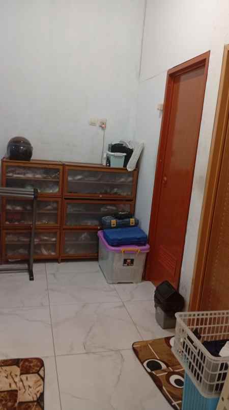 dijual rumah jl abadi kebon besar