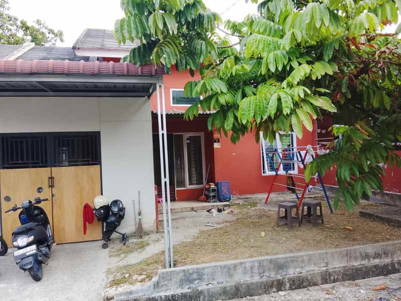 dijual rumah jl aur kuning