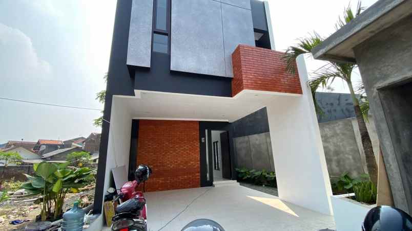 dijual rumah jl cibodas antapani bandung