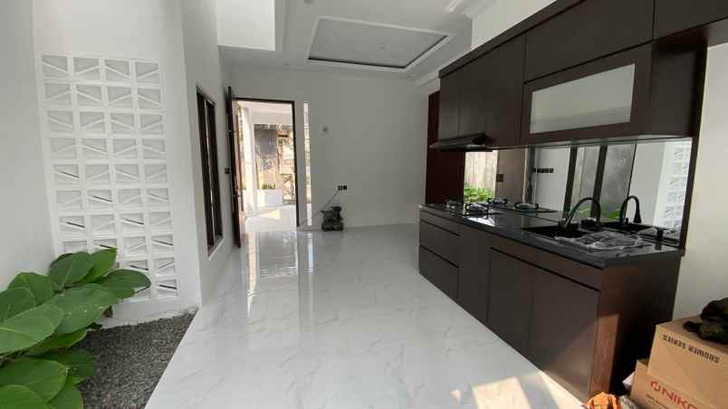 dijual rumah jl cibodas antapani bandung