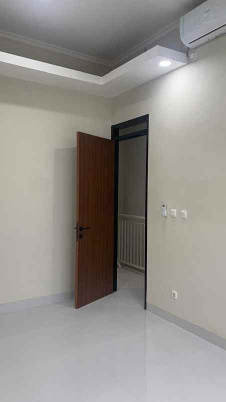 dijual rumah jl cikunir pekayon jakamulya