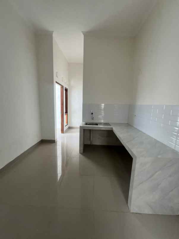 dijual rumah jl godean km 7