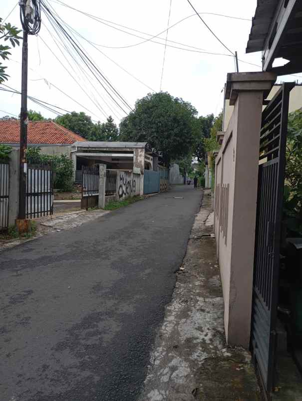 dijual rumah jl h jaya ii