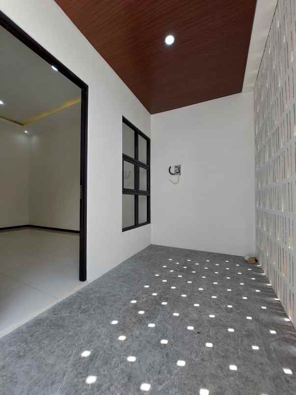 dijual rumah jl kaliurang km 11