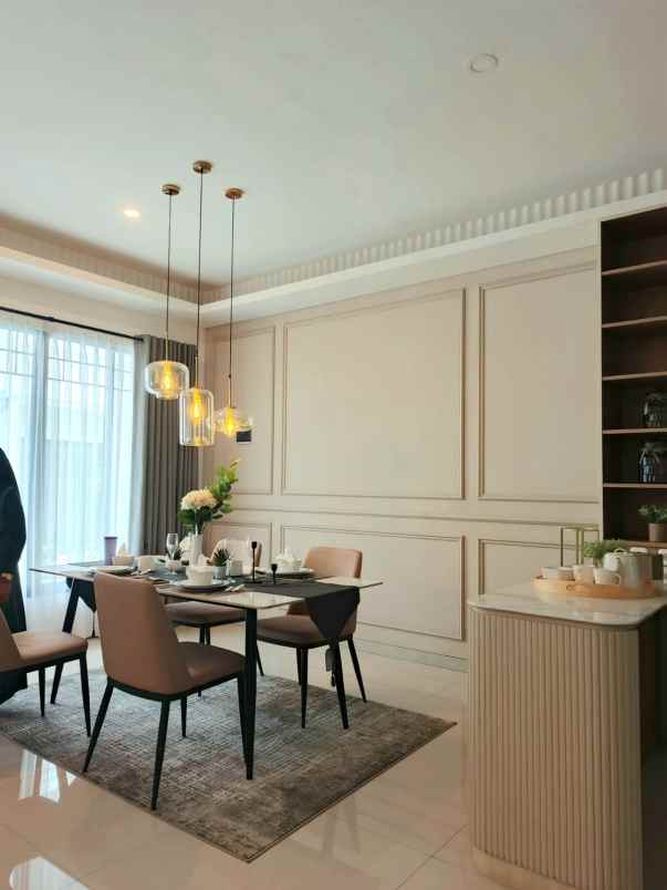 dijual rumah jl komp setraduta