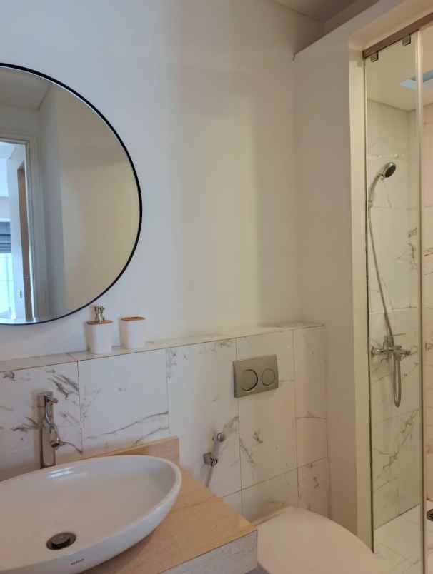 dijual rumah jl komp setraduta