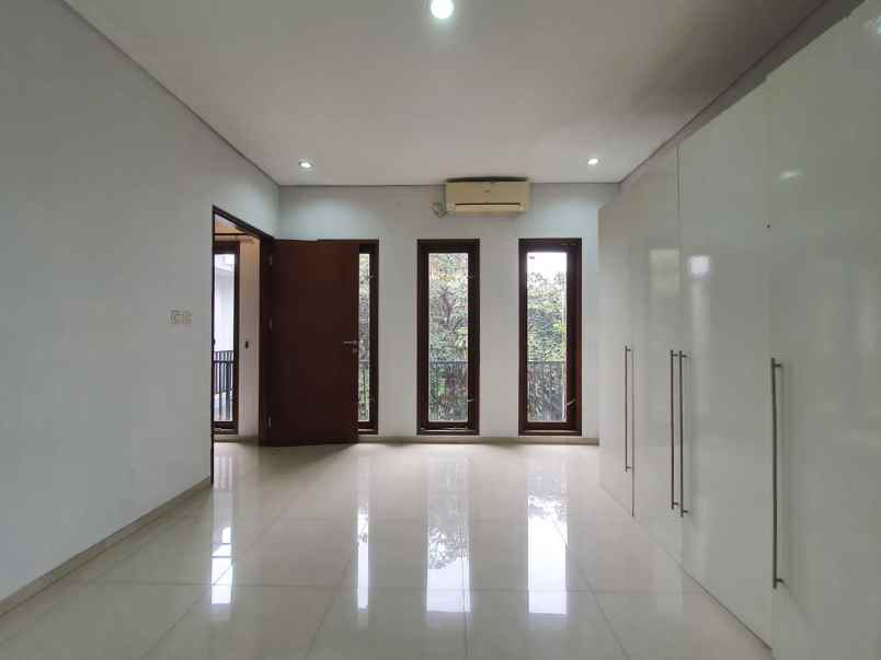 dijual rumah jl lb bulus iii no 28 rt 9