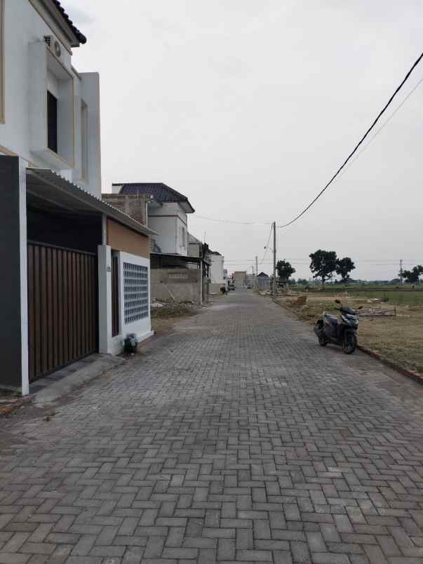 dijual rumah jl ovensari raya