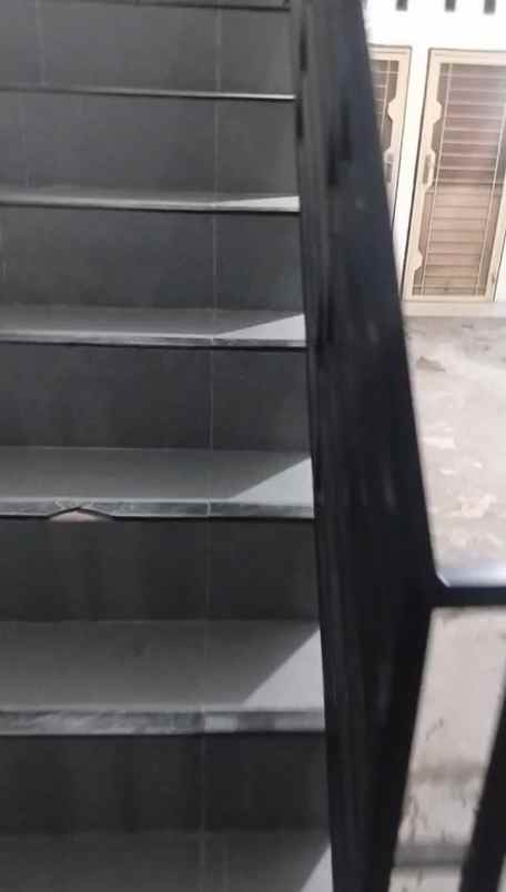 dijual rumah jl paus