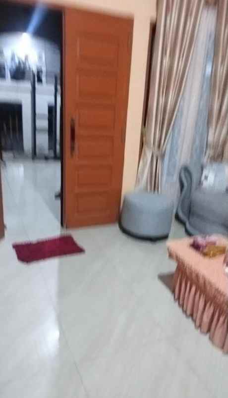 dijual rumah jl paus