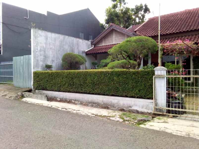 dijual rumah jl pesantren cigadung