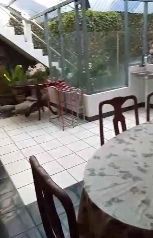 dijual rumah jl pesantren cigadung