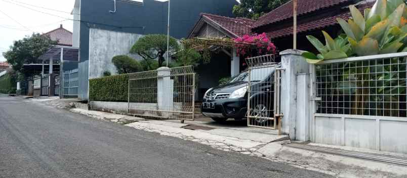 dijual rumah jl pesantren cigadung