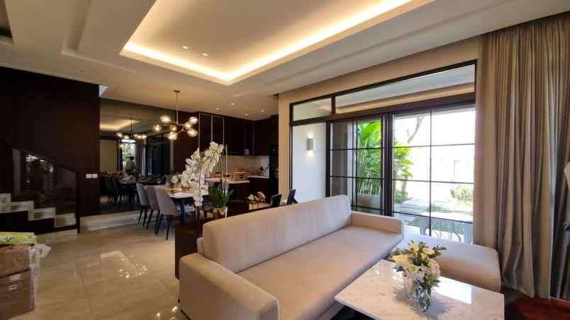 dijual rumah jl podomoro park buah batu