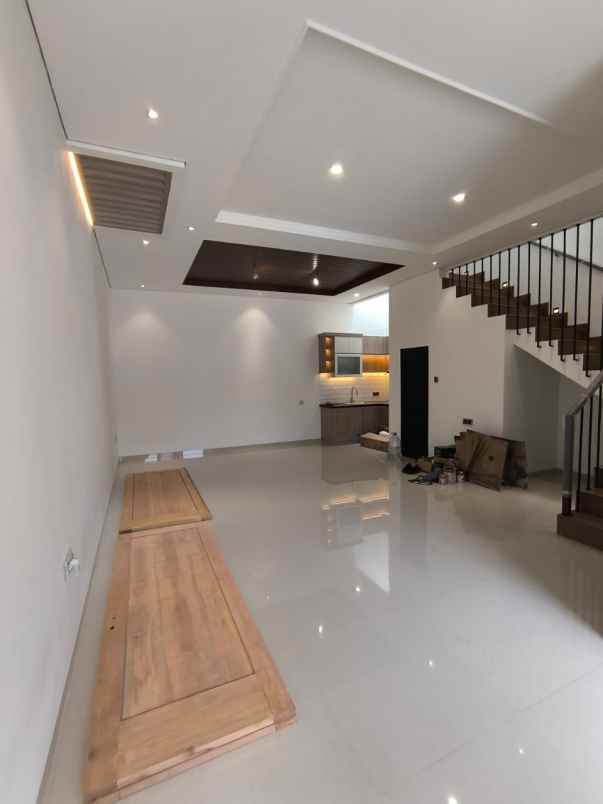 dijual rumah jl pulo asem rawamangun