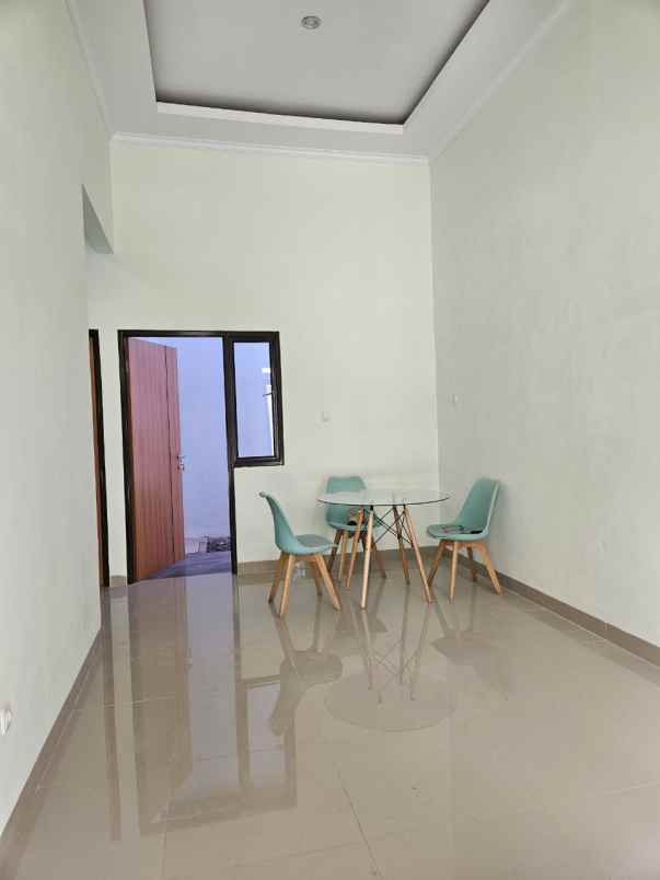 dijual rumah jl raden abdul ghoni