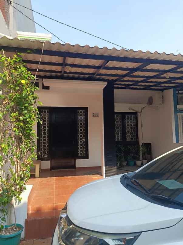 dijual rumah jl raya ciracas jakarta timur