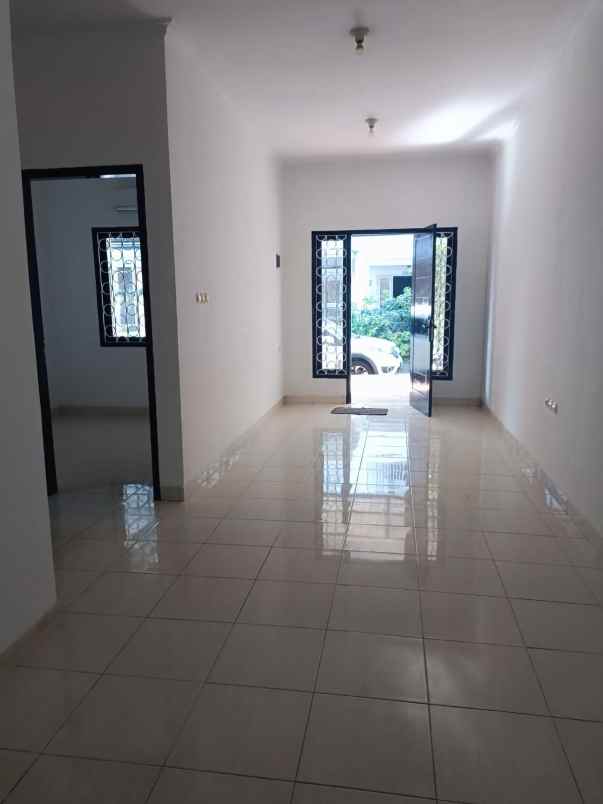 dijual rumah jl raya ciracas jakarta timur