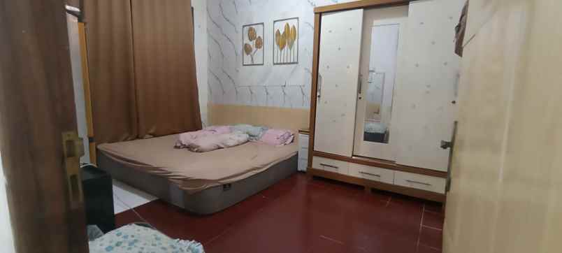 dijual rumah jl raya kalisuren