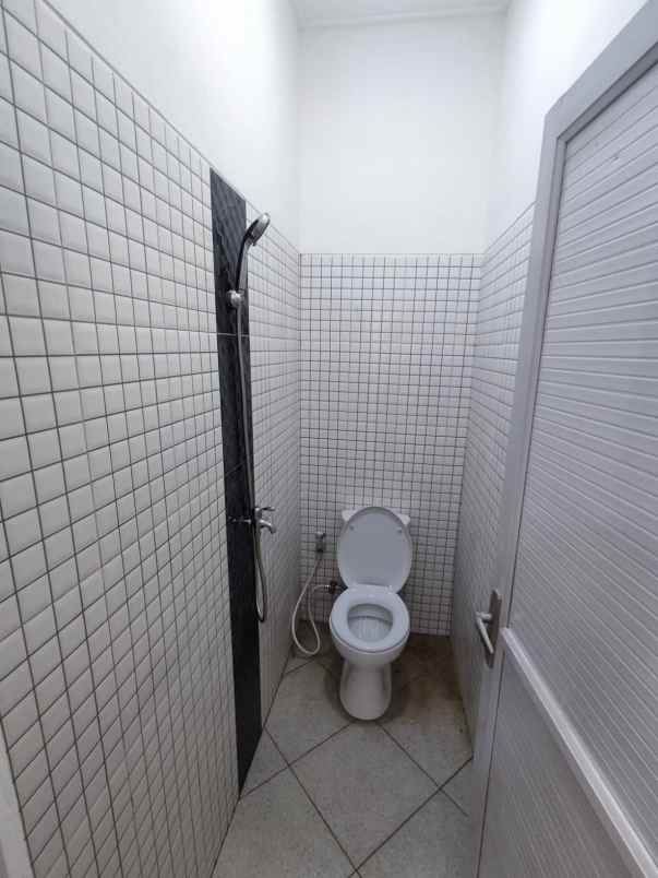 dijual rumah jl raya pengasinan