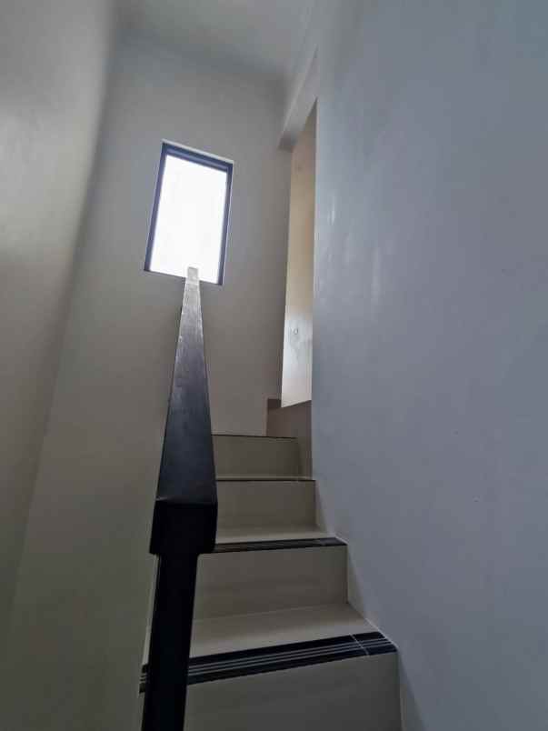 dijual rumah jl raya pengasinan