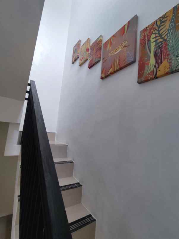 dijual rumah jl raya pengasinan