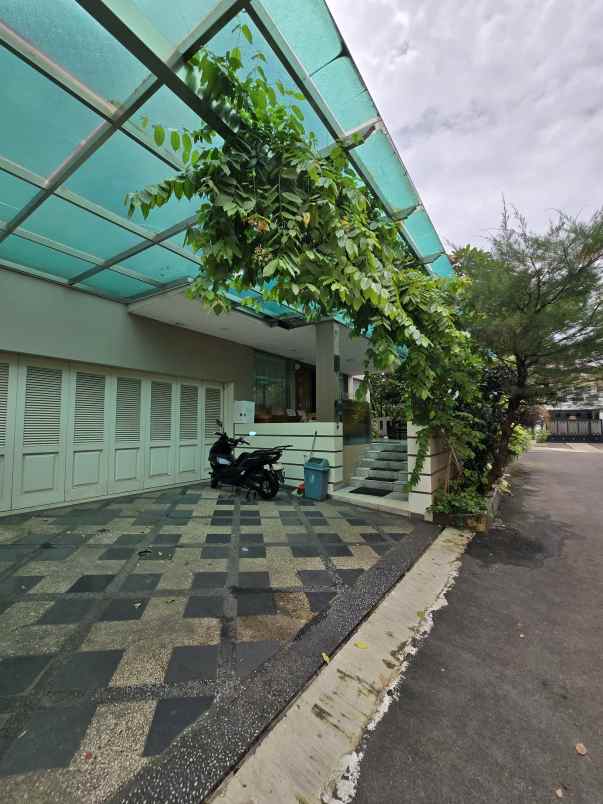 dijual rumah jl raya perumahan