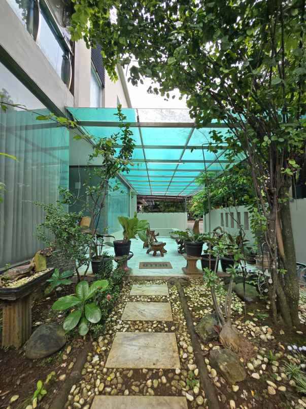 dijual rumah jl raya perumahan