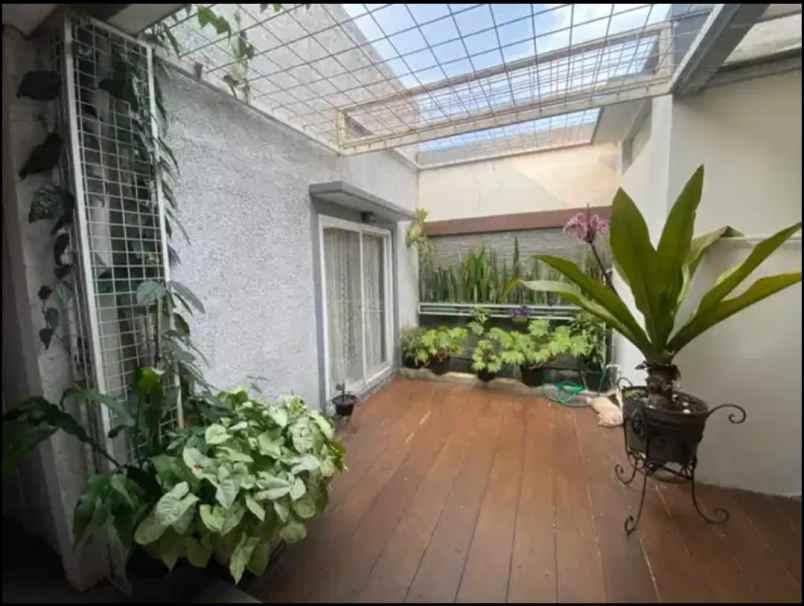 dijual rumah jl sukajadi