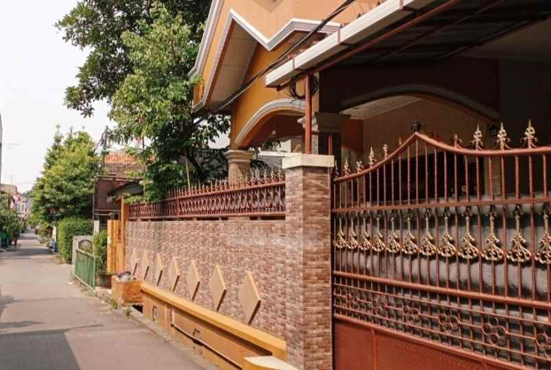 dijual rumah jl swadaya 12 rt14 rw 07