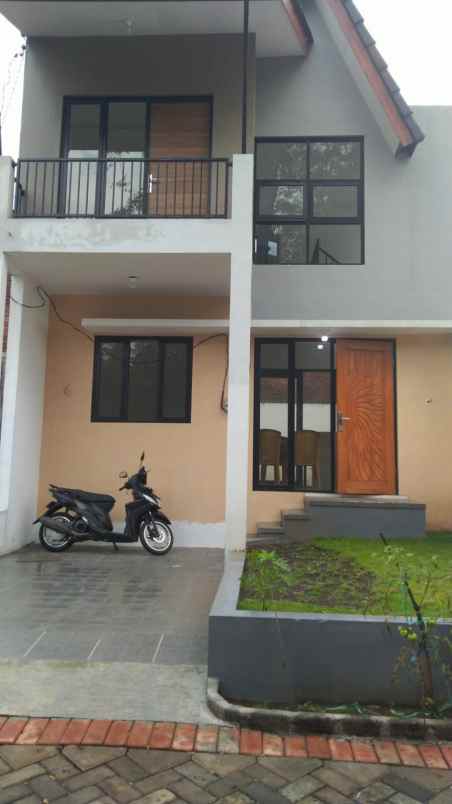 dijual rumah jl teluk grajakan arjosari