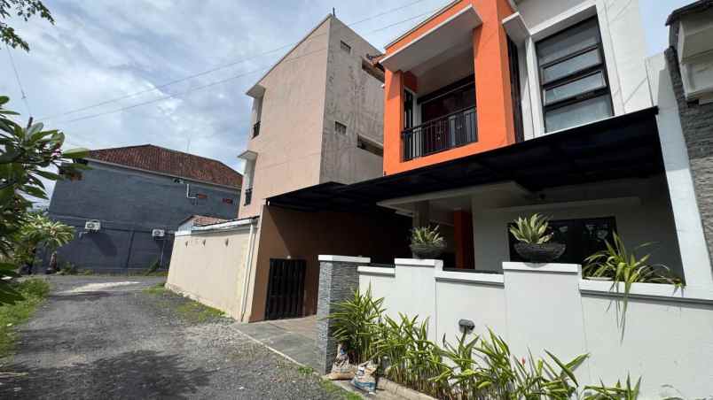 dijual rumah jl tukad badung renon denpasar bali
