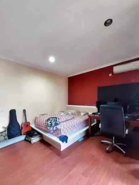 dijual rumah jl warung silah kec