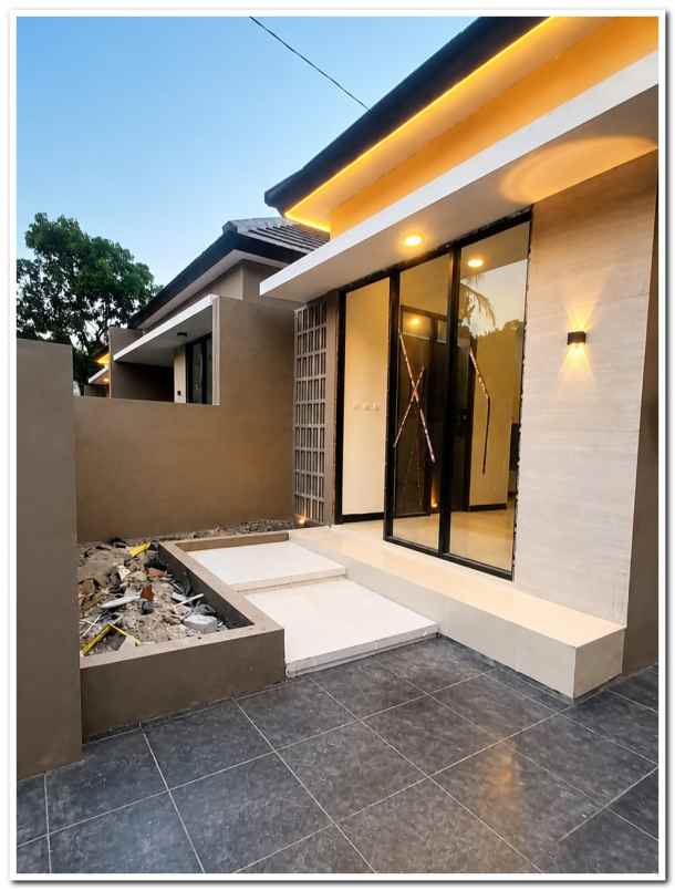 dijual rumah jl wates km 7