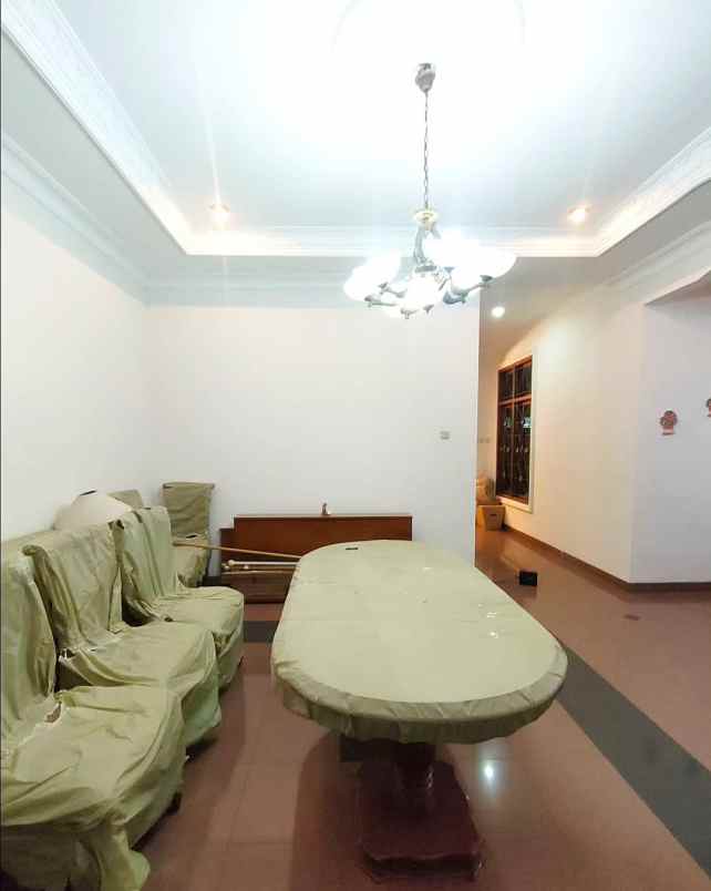 dijual rumah jlan raya pesanggrahan