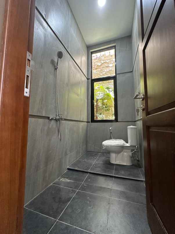 dijual rumah jln palagan km 6 sleman