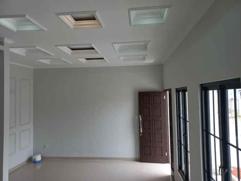 dijual rumah jln raya kalimulya