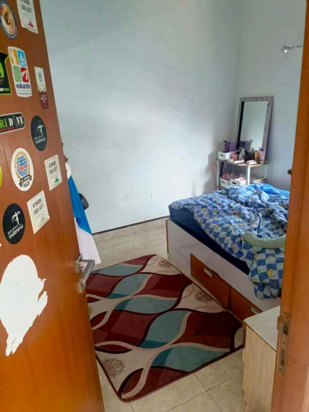dijual rumah jln raya pakansari