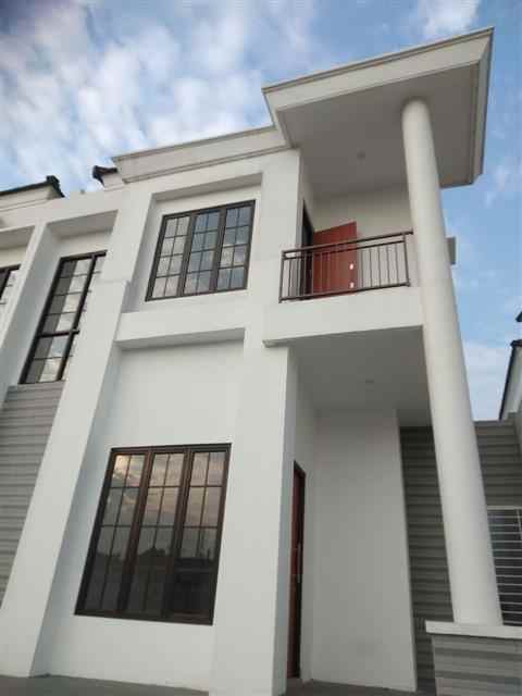 dijual rumah kaliabang